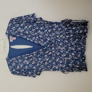 Willow Root Blue Floral Short Sleeve (May fit L) Tag says XL